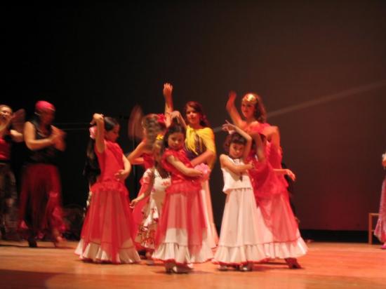 Sevillanas dansées par les enfants